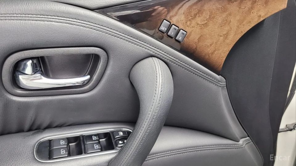 Infiniti QX