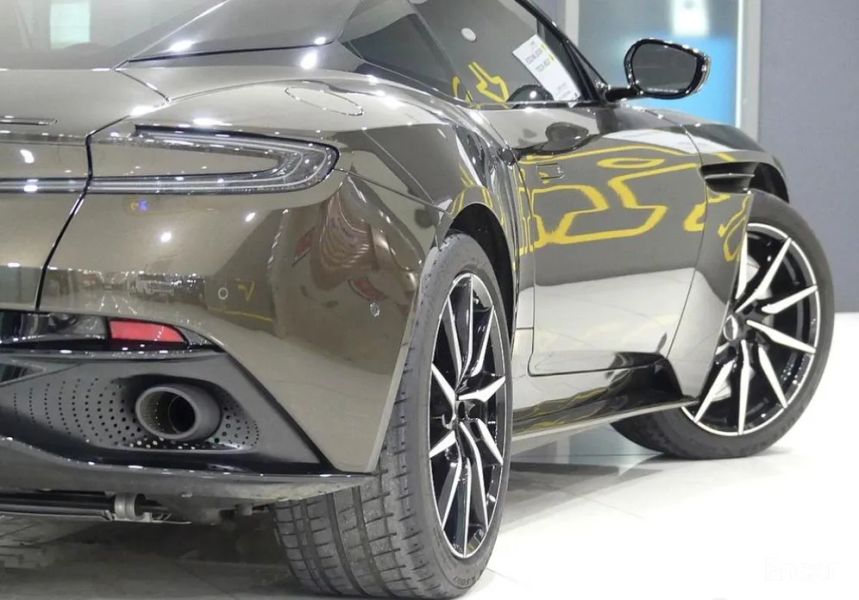 Astonmartin DB11