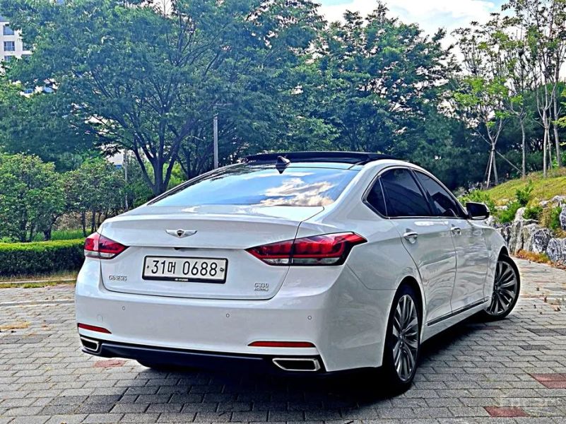 Hyundai Genesis