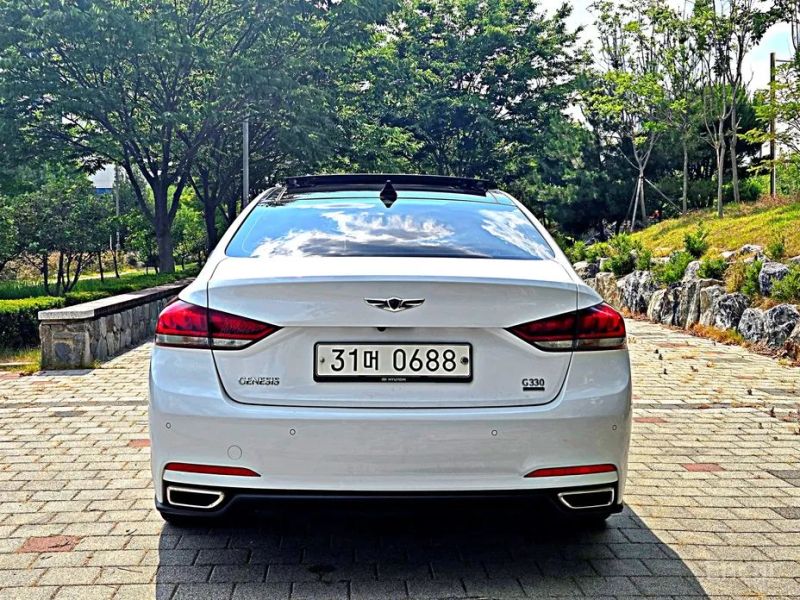 Hyundai Genesis