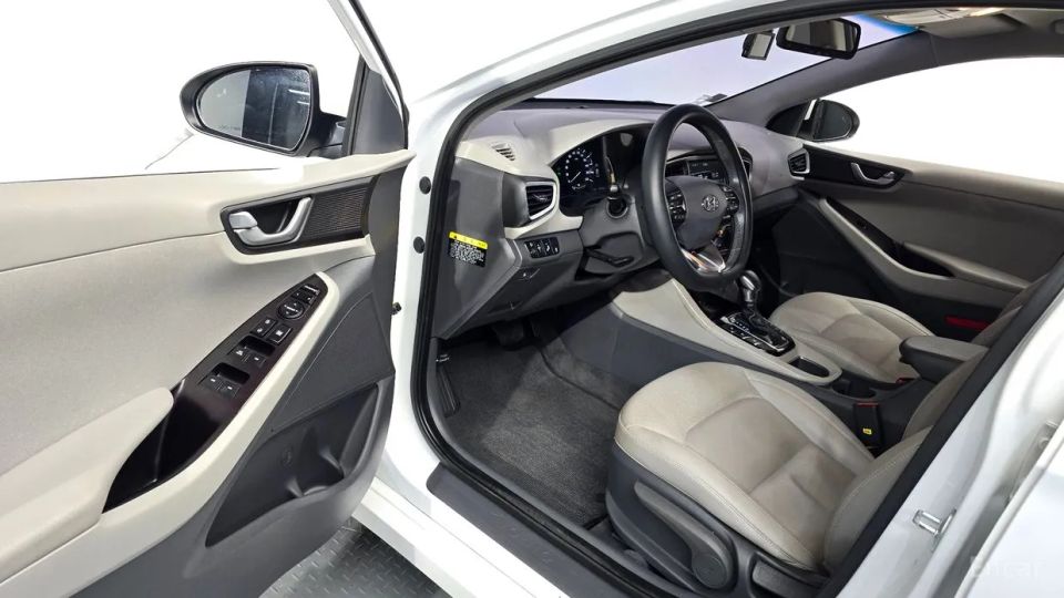 Hyundai Ioniq