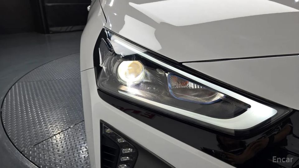 Hyundai Ioniq
