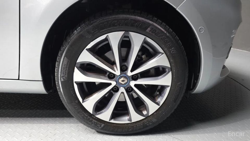 Renault-KoreaSamsung Zoe