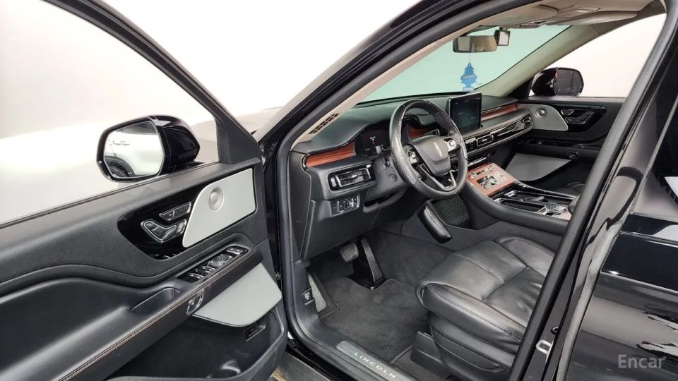Lincoln Aviator