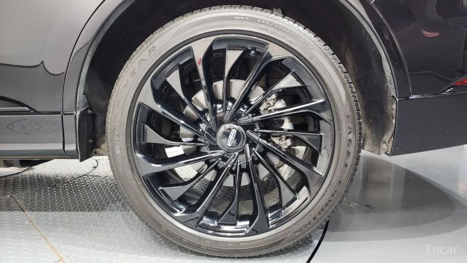 Lincoln Aviator