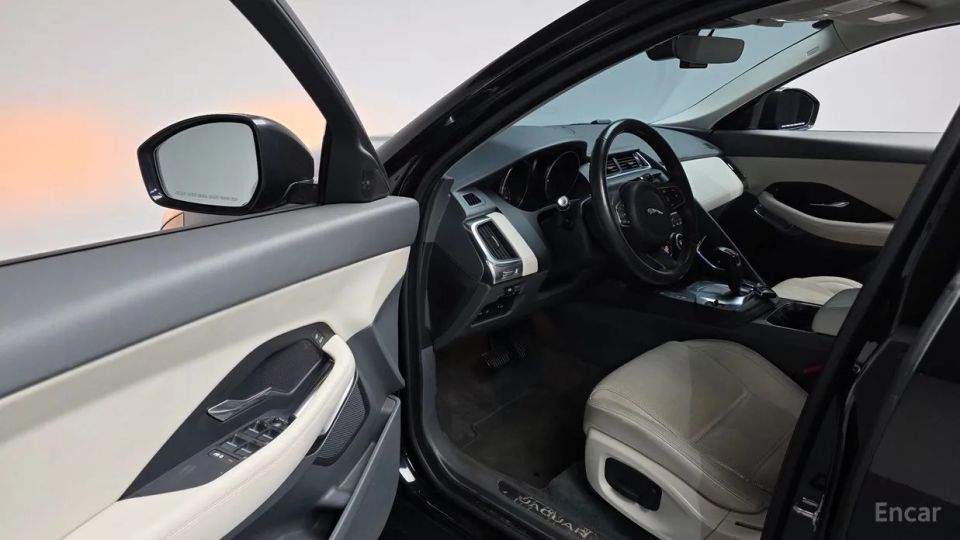 Jaguar E-PACE