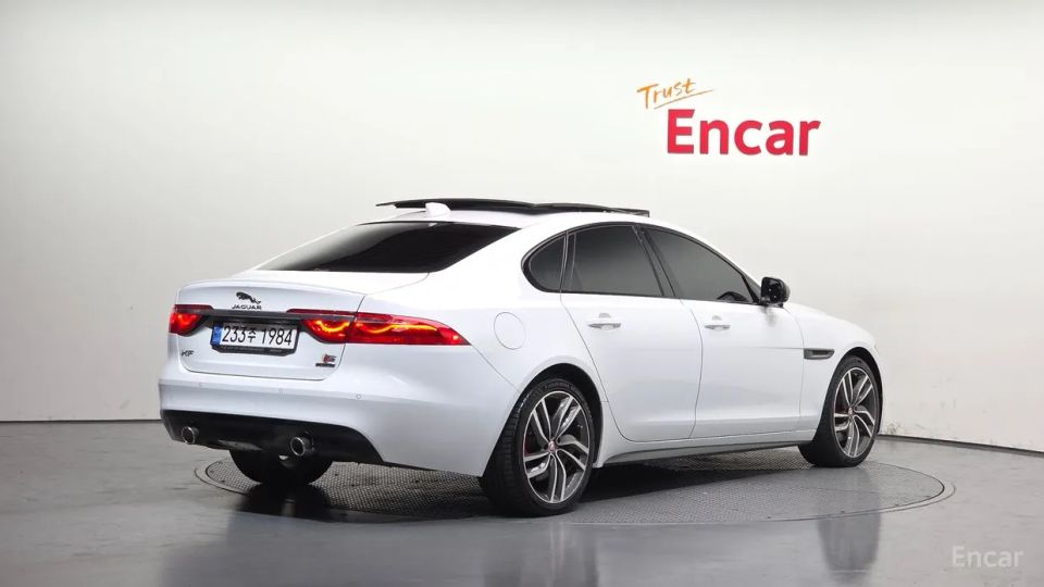 Jaguar xf