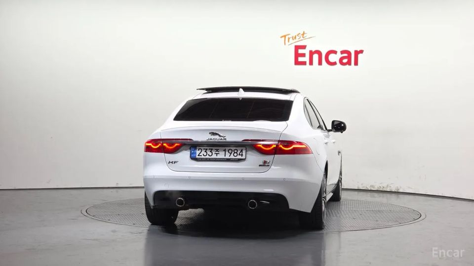 Jaguar xf