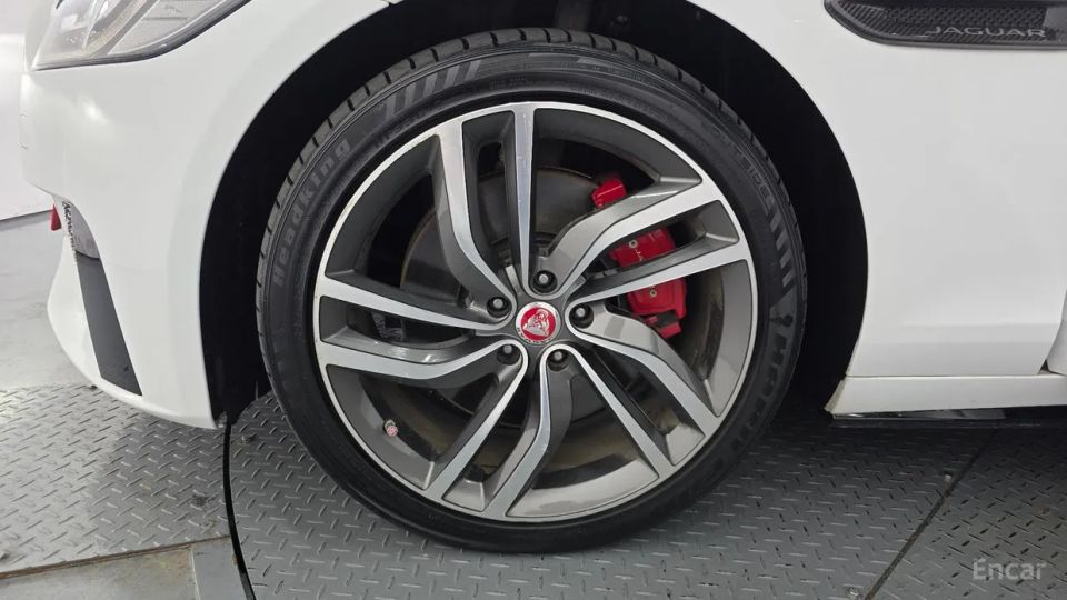 Jaguar xf
