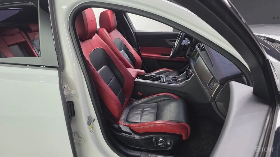 Jaguar xf