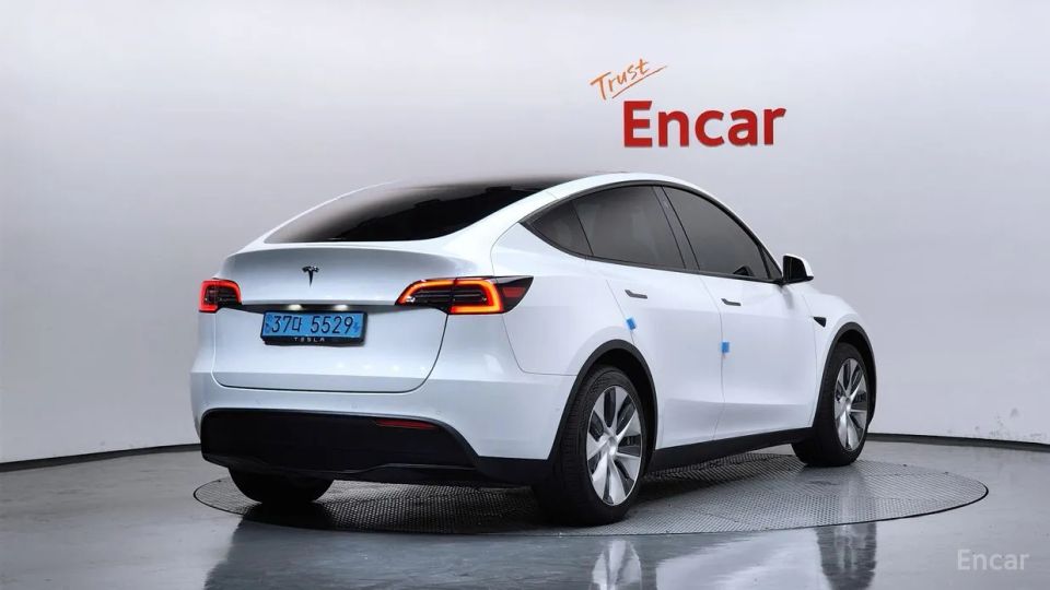 Tesla model-y