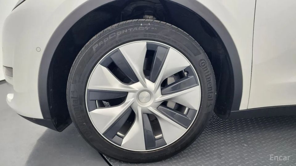 Tesla model-y