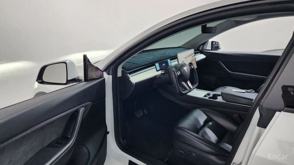 Tesla model-y