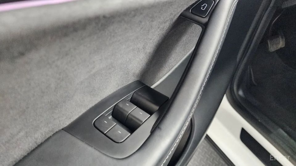 Tesla model-y
