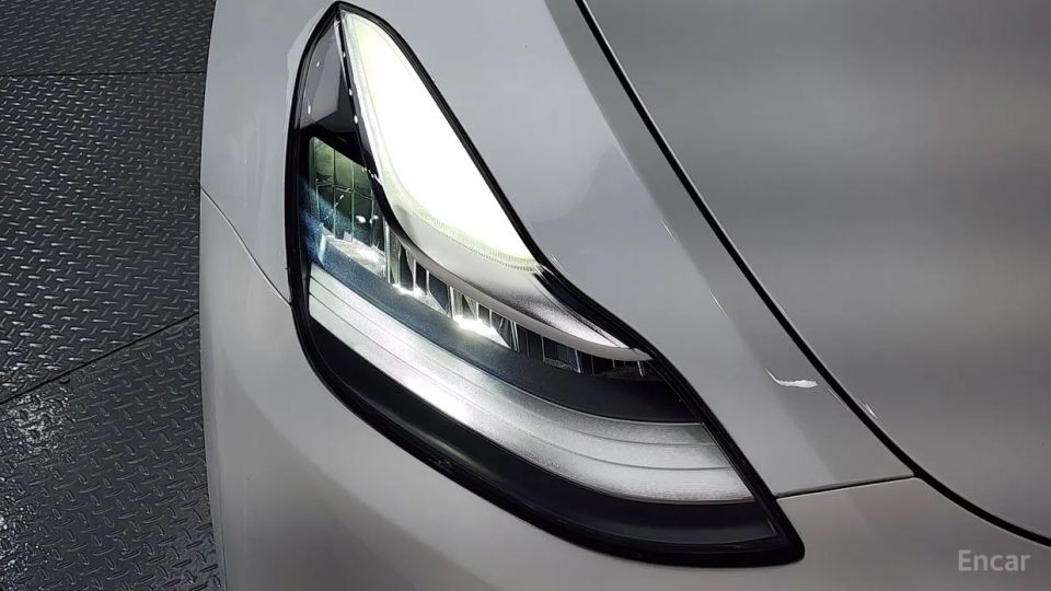 Tesla model-y