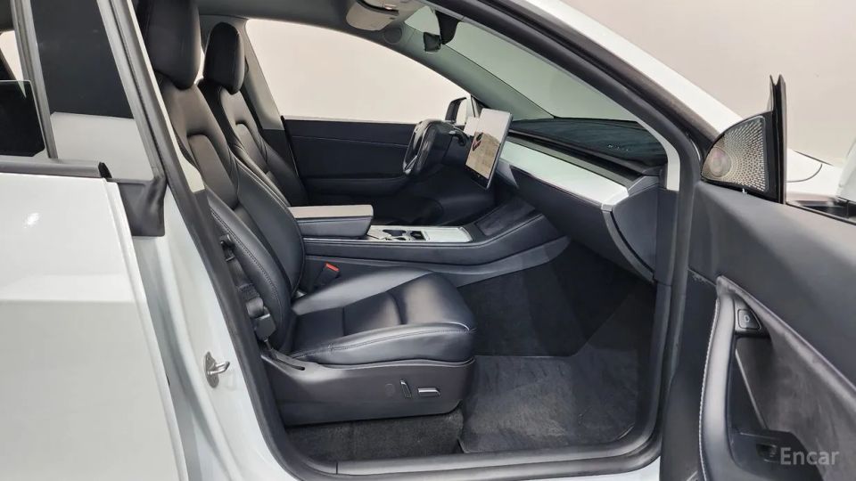 Tesla model-y