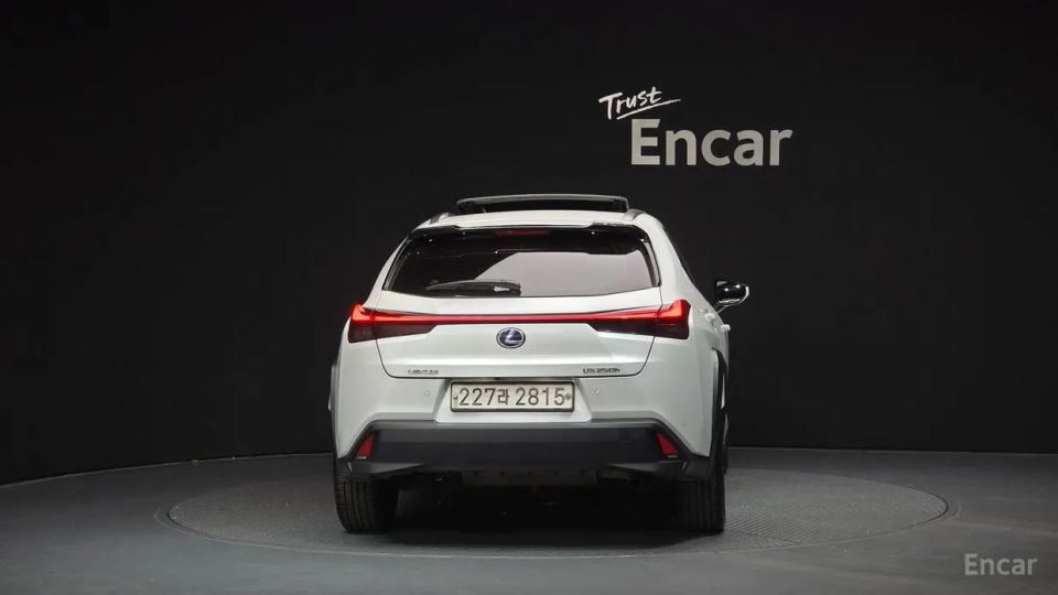 Lexus UX
