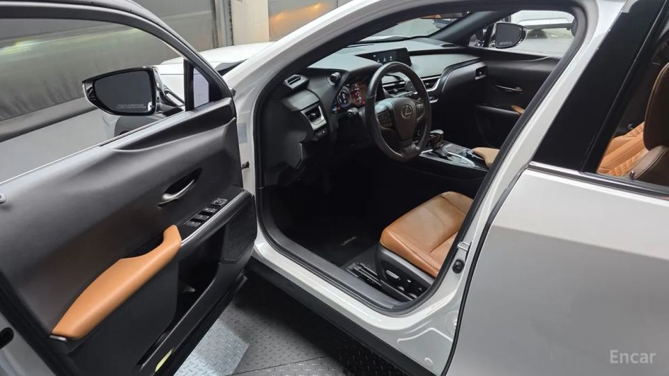 Lexus UX