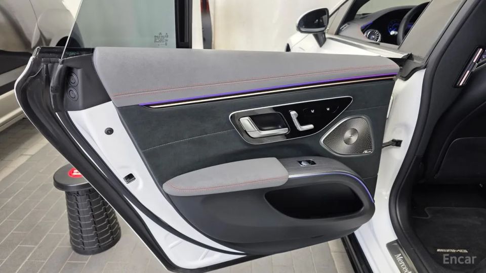 Mercedes-Benz EQS