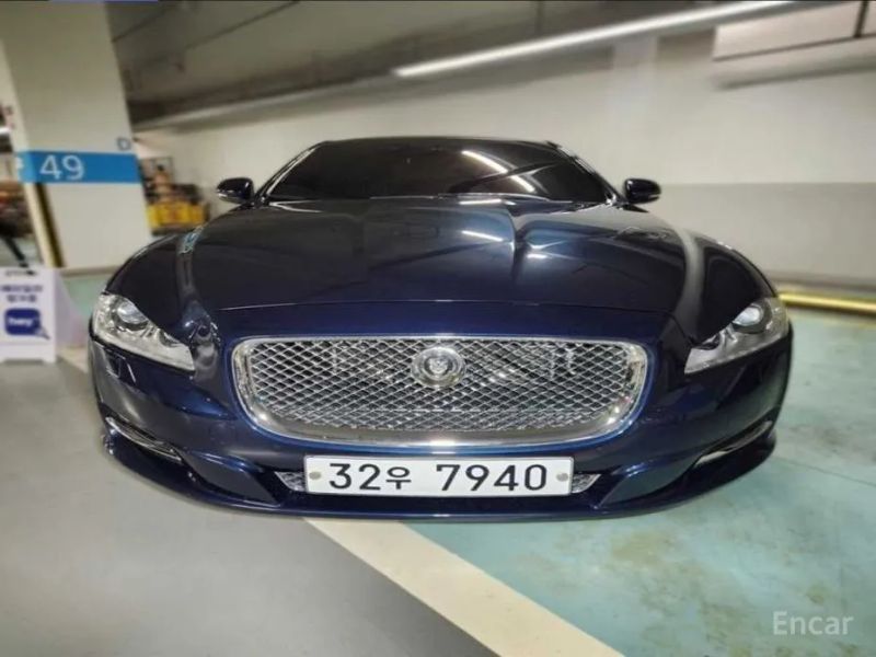 Jaguar XJ