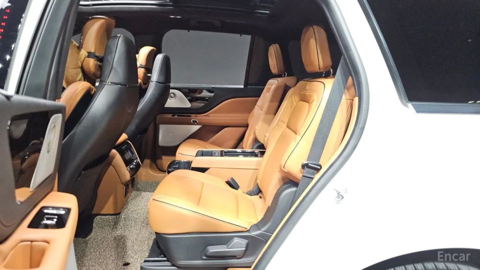 Lincoln Aviator