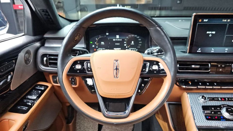 Lincoln Aviator