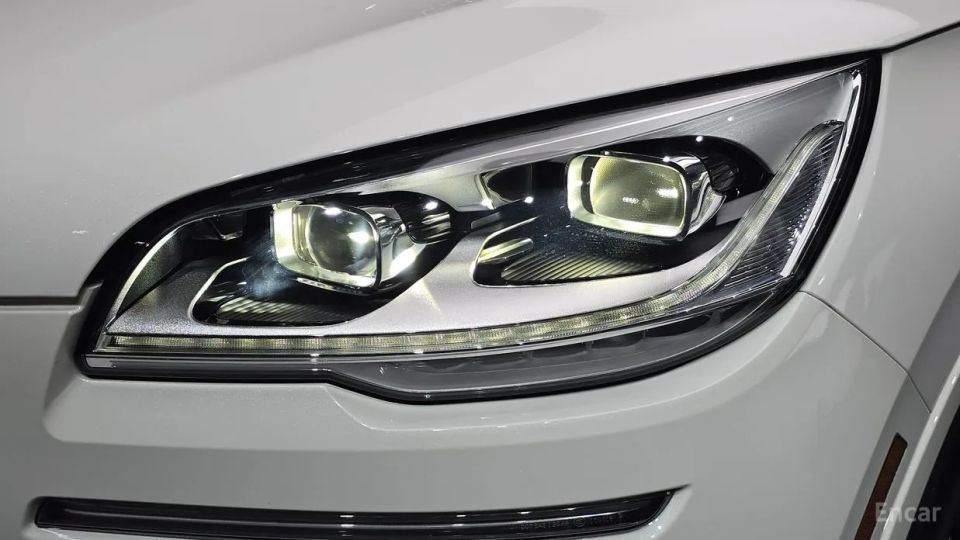 Lincoln Aviator