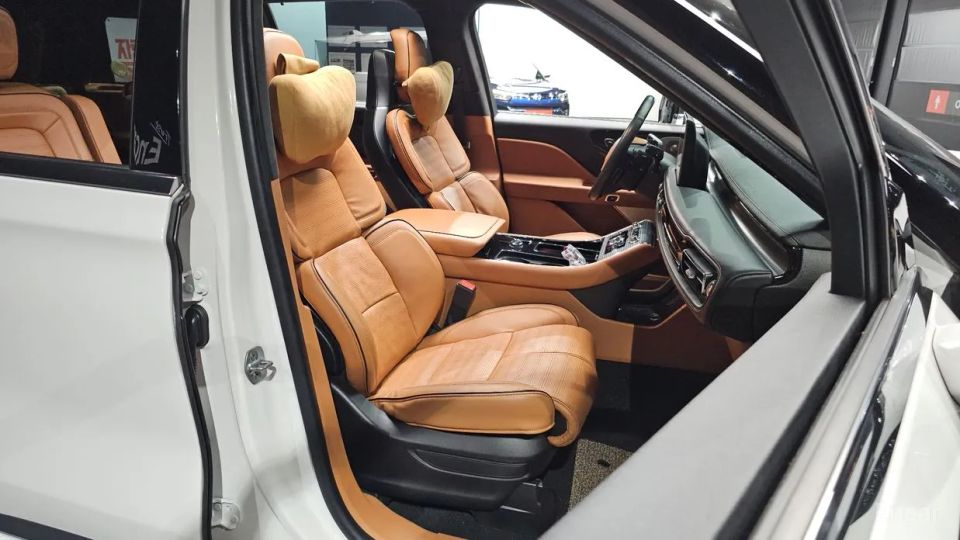 Lincoln Aviator
