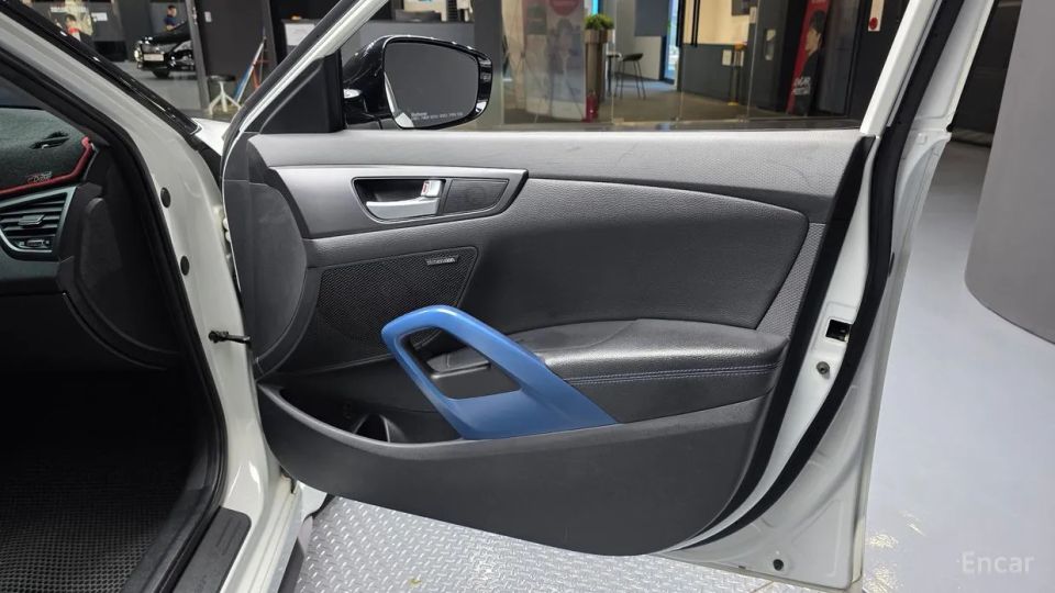 Hyundai Veloster