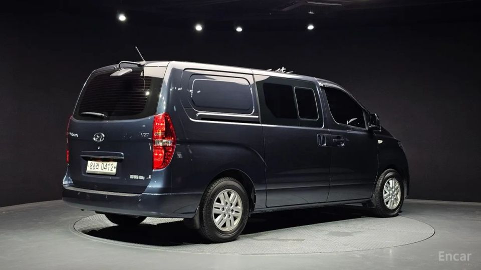 Hyundai Starex