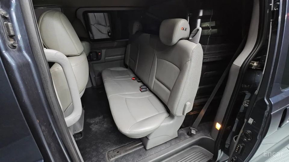 Hyundai Starex