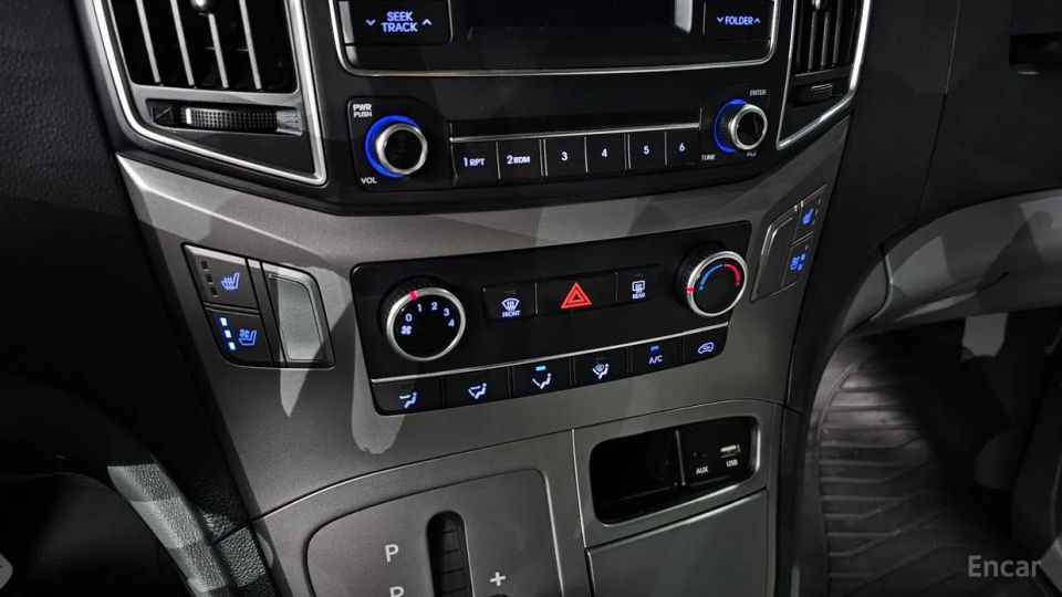 Hyundai Starex