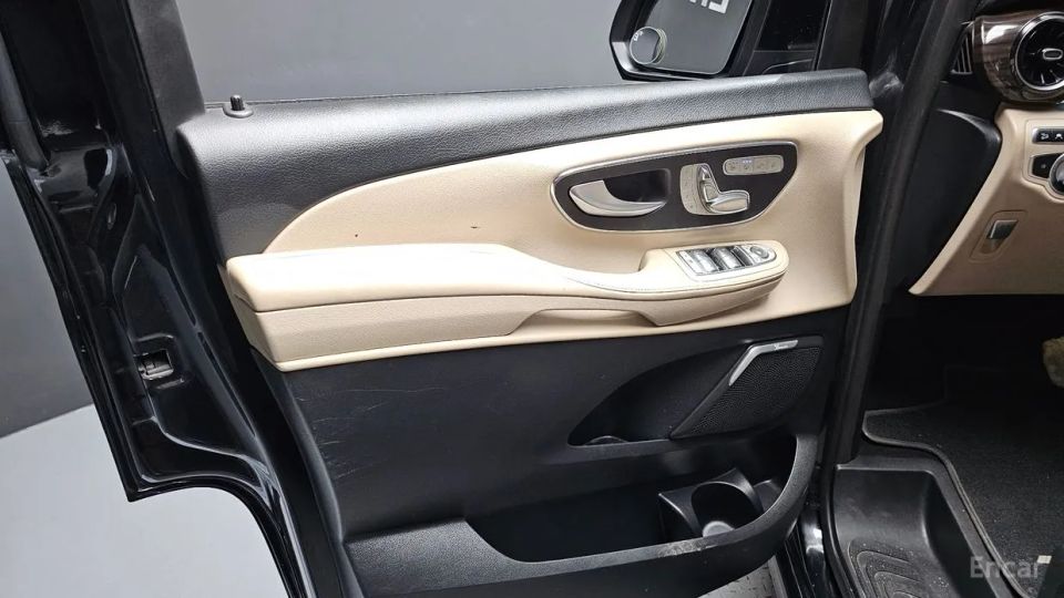 Mercedes-Benz V-Class