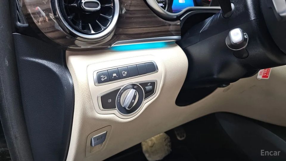 Mercedes-Benz V-Class