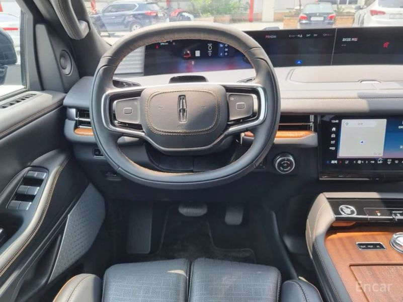 Lincoln Navigator