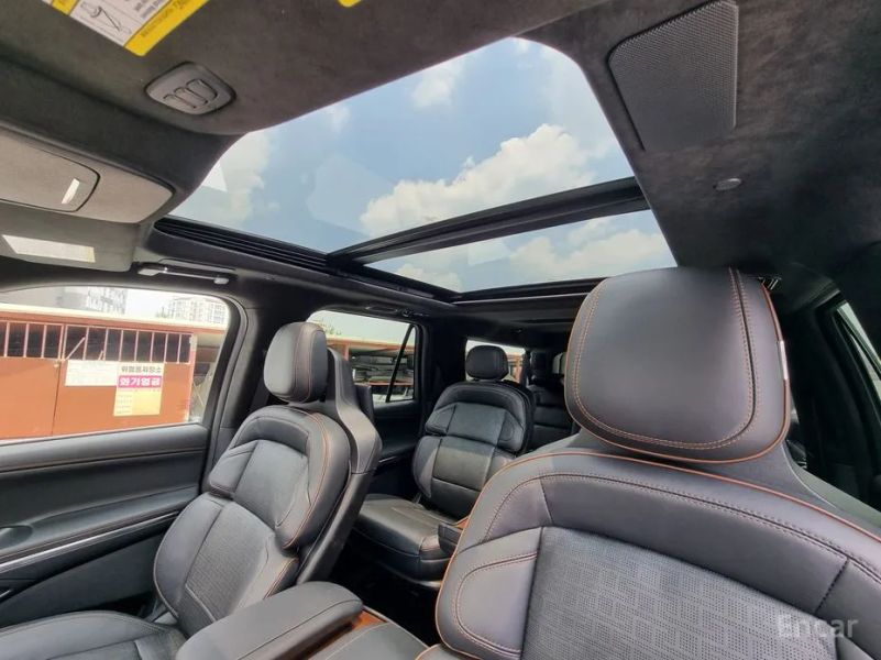 Lincoln Navigator