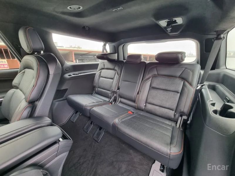 Lincoln Navigator
