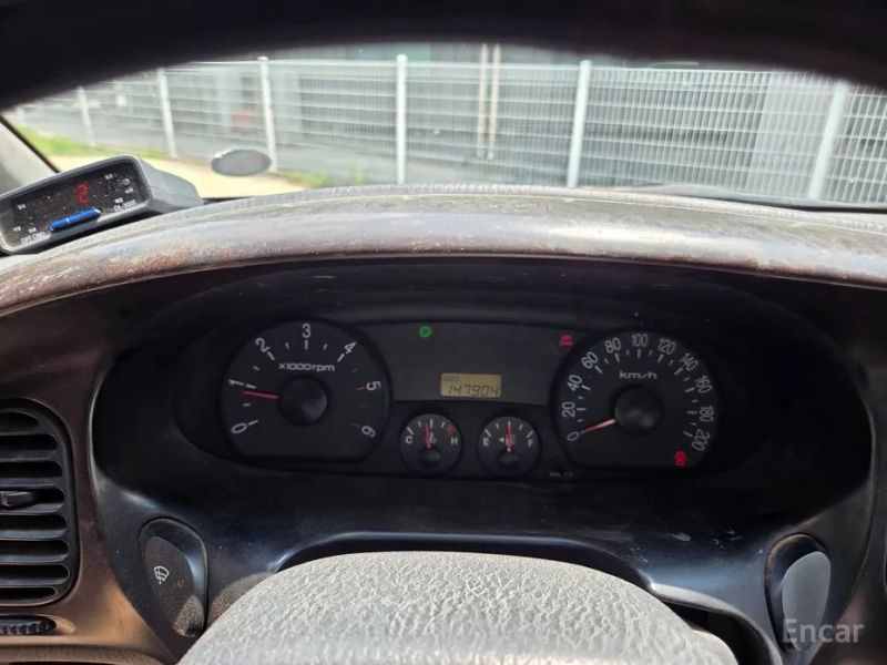 Hyundai Starex