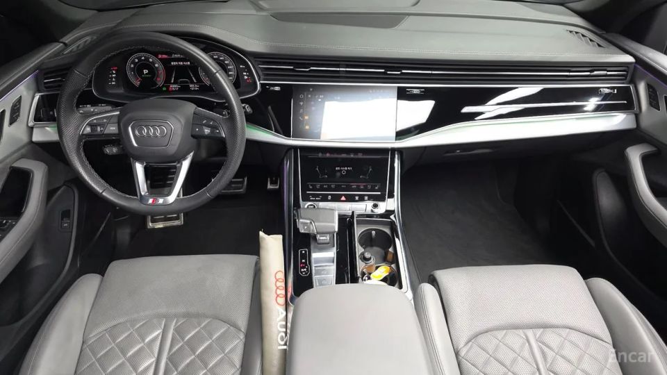 Audi Q8