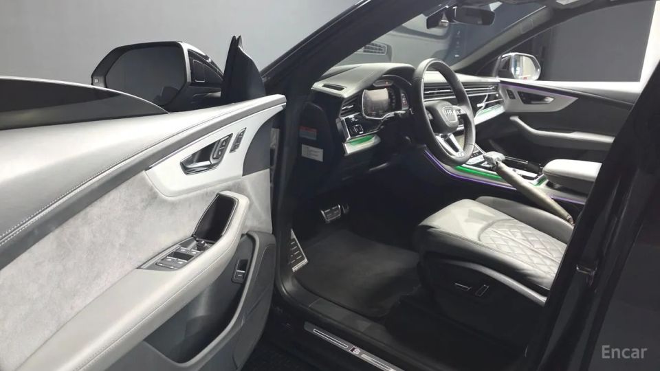 Audi Q8