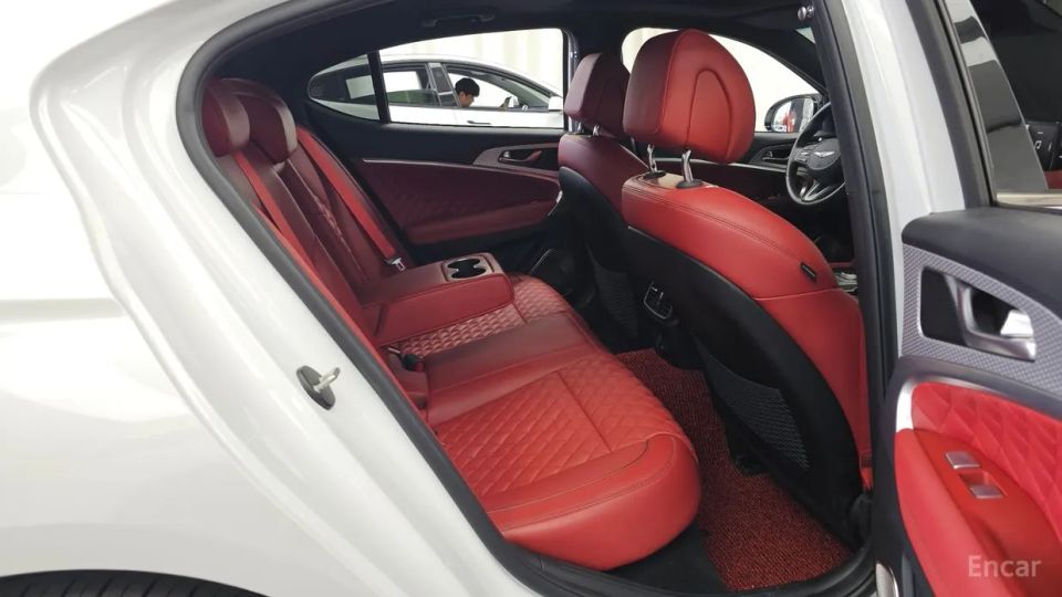 Genesis G70