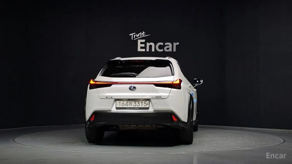Lexus UX