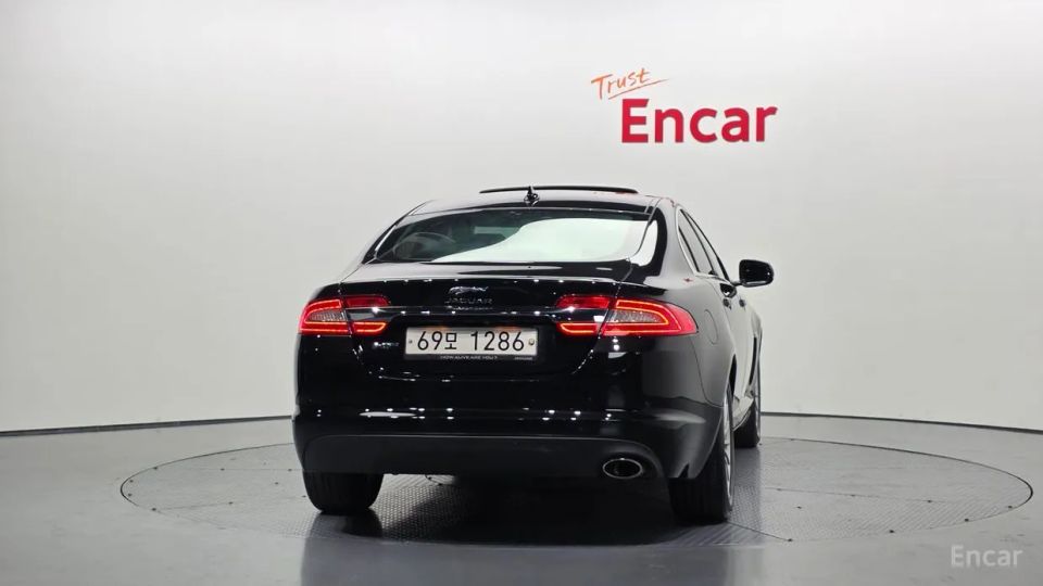 Jaguar xf