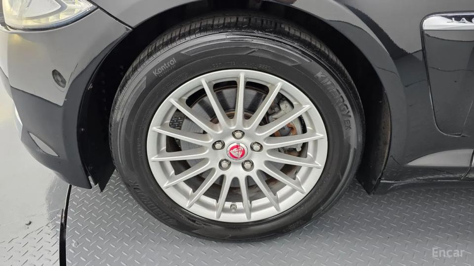 Jaguar xf