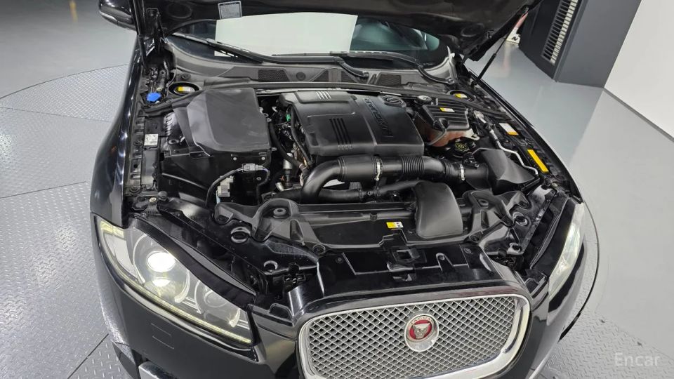 Jaguar xf