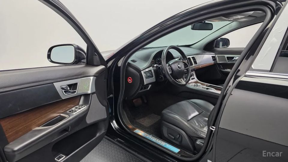 Jaguar xf