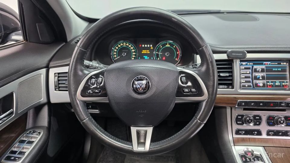 Jaguar xf