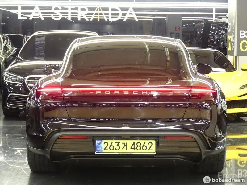 Porsche Taycan