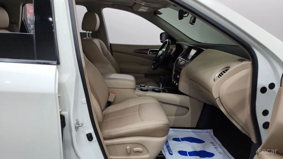 Nissan pathfinder