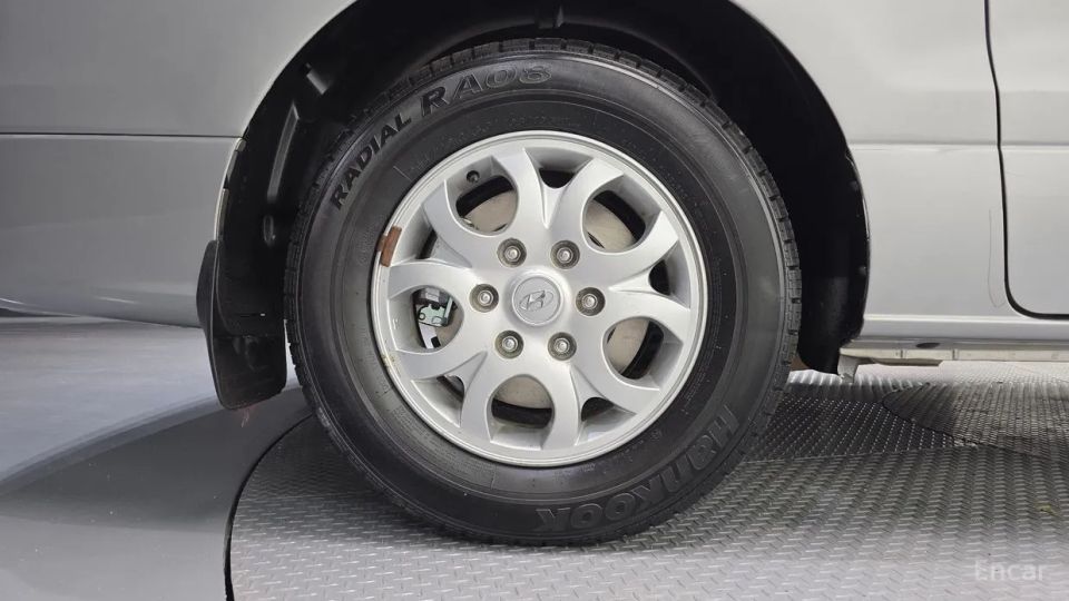 Hyundai Starex